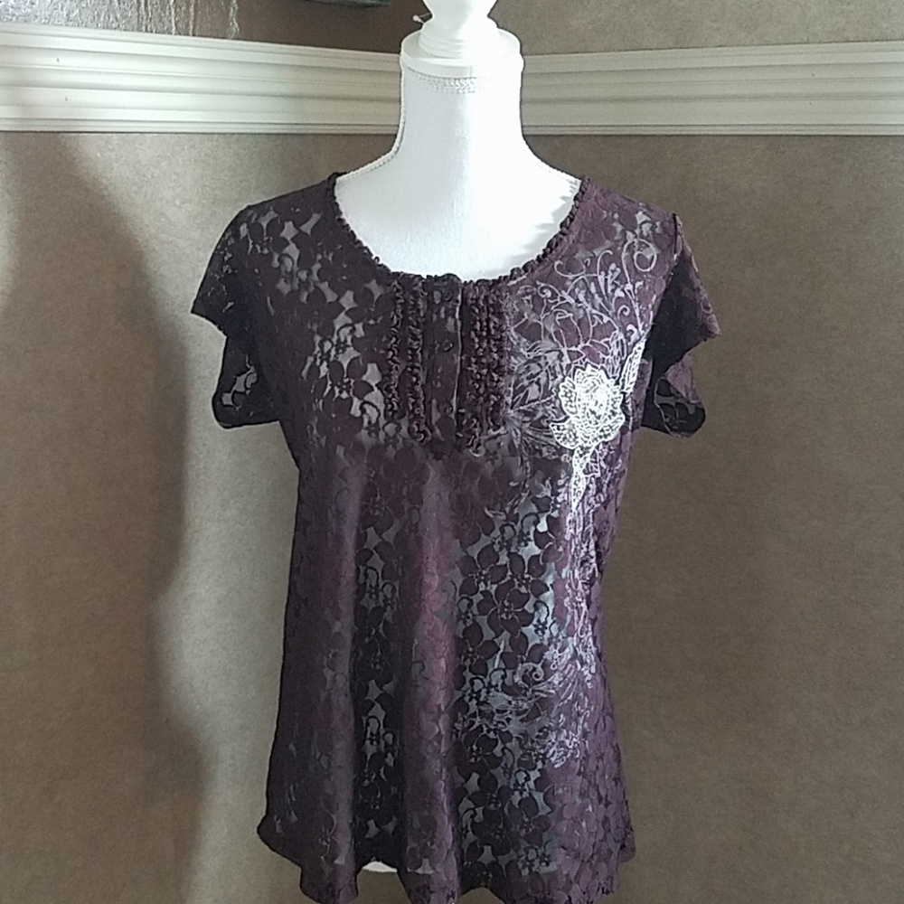 Cute, short sleeve lace dressy top